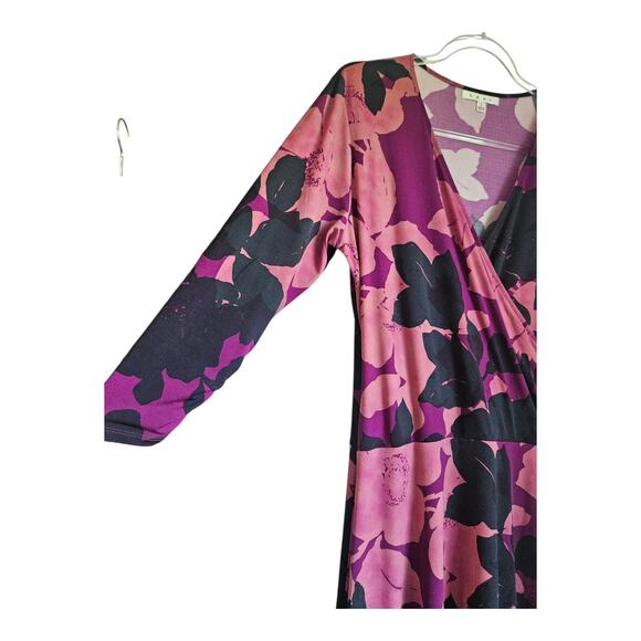 Cabi Dress LG Purple Black Floral Print Faux Wrap Midi Stretch 3/4 Sleeve V-Neck - Picture 4 of 10
